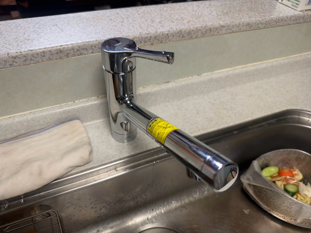 交換後のキッチン全体